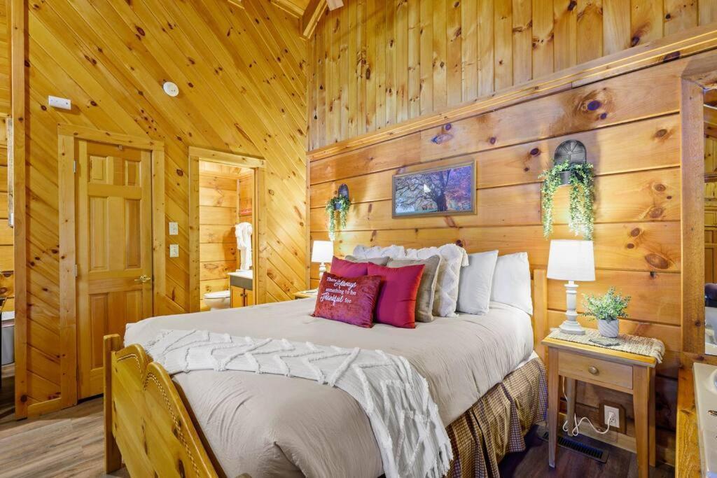 Do Not Disturb - Pigeon Forge Smoky Mountain Studio Cabin, Hot Tub, Fireplace Villa Exterior foto