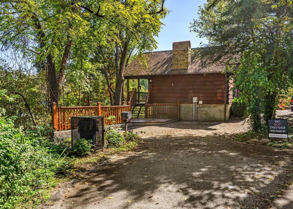 Do Not Disturb - Pigeon Forge Smoky Mountain Studio Cabin, Hot Tub, Fireplace Exterior foto