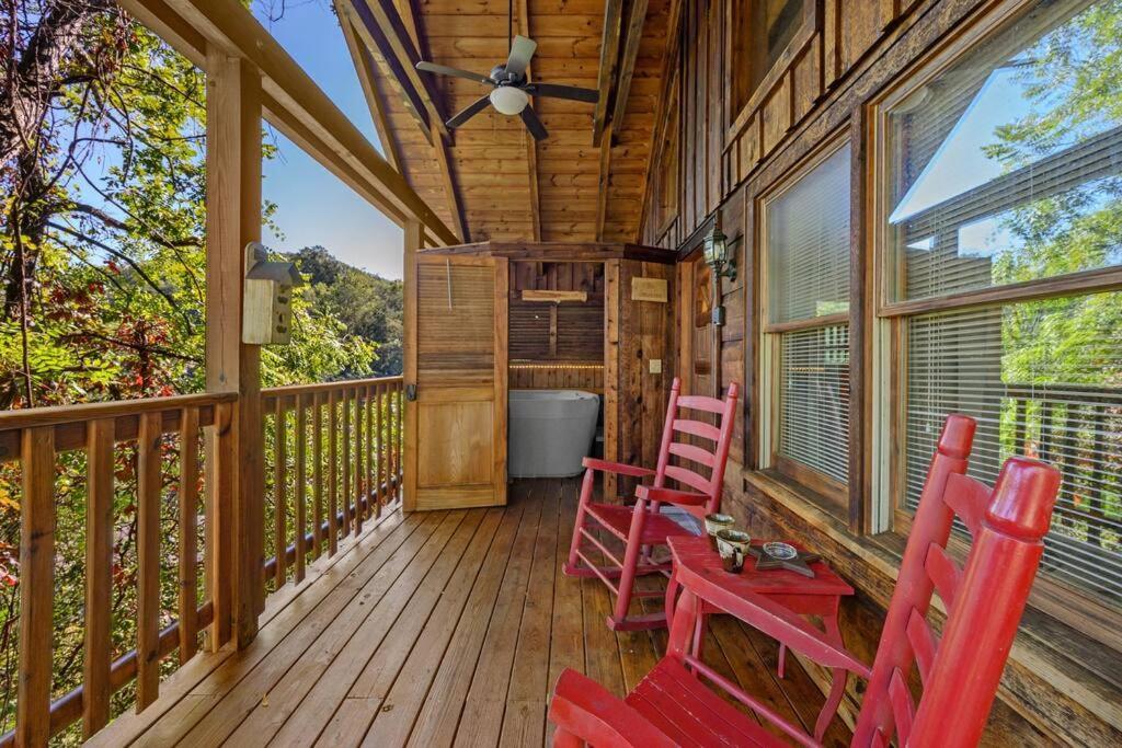 Do Not Disturb - Pigeon Forge Smoky Mountain Studio Cabin, Hot Tub, Fireplace Villa Exterior foto