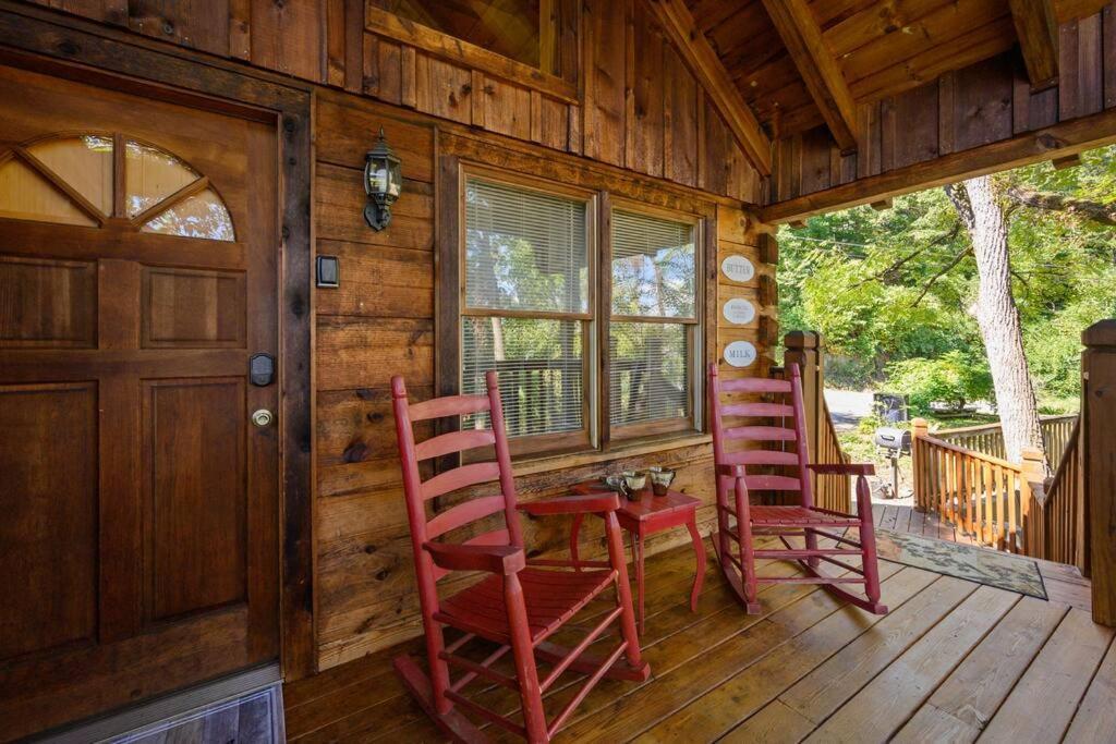 Do Not Disturb - Pigeon Forge Smoky Mountain Studio Cabin, Hot Tub, Fireplace Villa Exterior foto