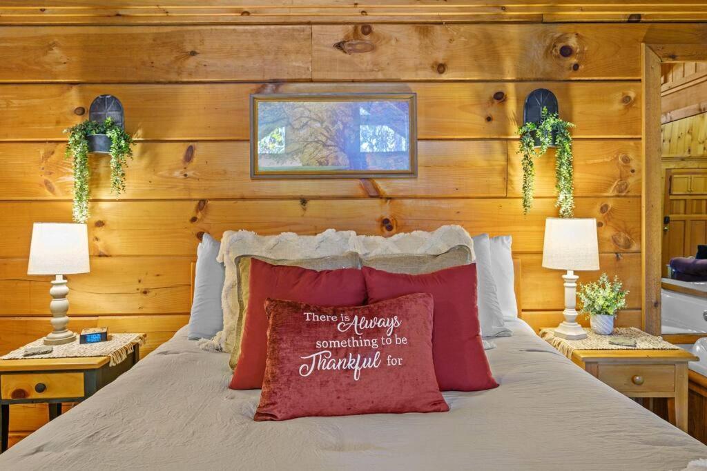 Do Not Disturb - Pigeon Forge Smoky Mountain Studio Cabin, Hot Tub, Fireplace Villa Exterior foto